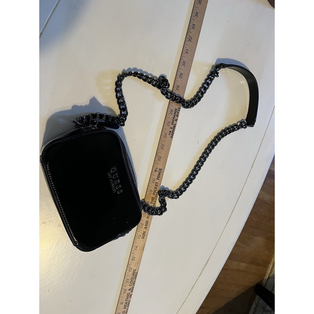 Guess Black Patent Leather Cross Body Camera Box Style Chunky Chain Strap Y2k